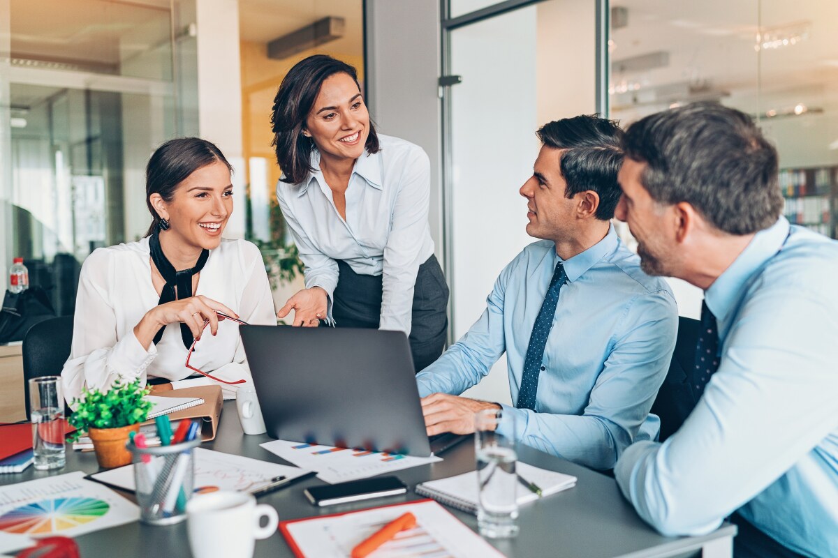 Asesoría legal empresarial — Enmira Legal